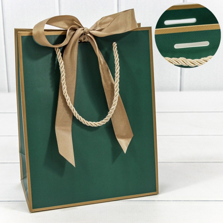 Пакет подарочный с лентой 18*23*10 210г Зелёный 1/10 1/160 Арт: 000505E/15