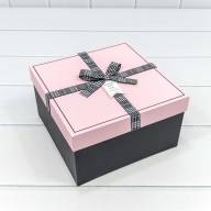 Коробки Квадратные Набор 1/3 21*21*12,3 с бантом Розовый/Чёрный 1/18 Арт: 721613/4 - Коробки Квадратные Набор 1/3 21*21*12,3 с бантом Розовый/Чёрный 1/18 Арт: 721613/4