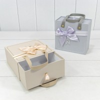 Коробка Квадратная 18*18*9 с бантом и ручками (ассортимент) 1/30 Арт: 721806/8