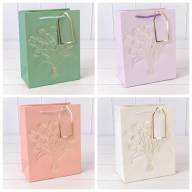 Пакет подарочный с тиснением "Букет" (микс) 18*23*10 210г 1/20 1/360 Арт: 000330E - Пакет подарочный с тиснением "Букет" (микс) 18*23*10 210г 1/20 1/360 Арт: 000330E