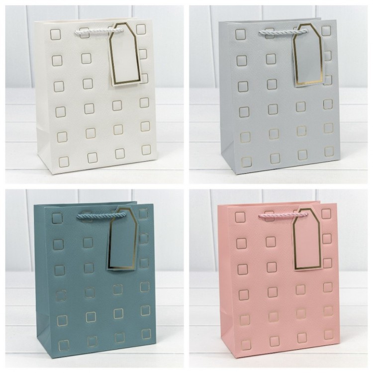 Пакет подарочный с тиснением "Квадратики" (микс) 18*23*10 210г 1/20 1/360 Арт: 000881E