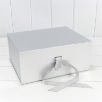 Коробка Прямоугольная 33,5*26*15,5 складная на магнитах Серебряный 1/32 Арт: 730228/0121