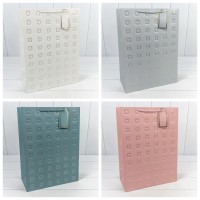 Пакет подарочный с тиснением "Квадратики" (микс) 31*42*15 210г 1/20 1/120 Арт: 000881A