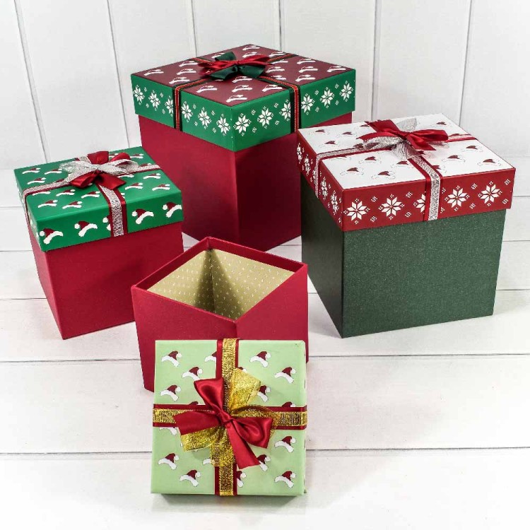 Коробки Куб Набор 1/4 22*22*21,5 с бантиком "Новогодние шапочки" 1/18 Арт: 720300-763