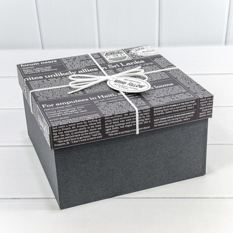 Коробки Квадратные Набор 1/3 21*21*12,3 с бантиком "Газета" Чёрный 1/18 Арт: 721627/1