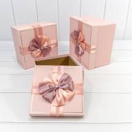 Коробки Квадратные Набор 1/3 21*21*12,3 с бантом Персиковый 1/18 Арт: 721628/2 - Коробки Квадратные Набор 1/3 21*21*12,3 с бантом Персиковый 1/18 Арт: 721628/2