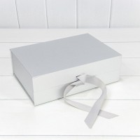 Коробка Прямоугольная 28,2*20*9,2 складная на магнитах "Люкс" Серебряный 1/48 Арт: 730226/0121