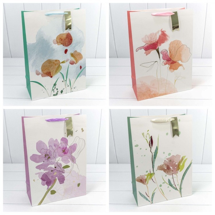 Пакет подарочный с тиснением "Цветы акварель" (микс) 30*41,5*12 210г 1/20 1/80 Арт: 000227A